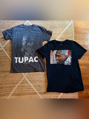 Tupac T-Shirts Poetic Justice (M) & Praying (S)